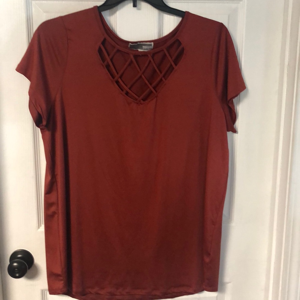 Women’s cute plus size top. Size 2X.
